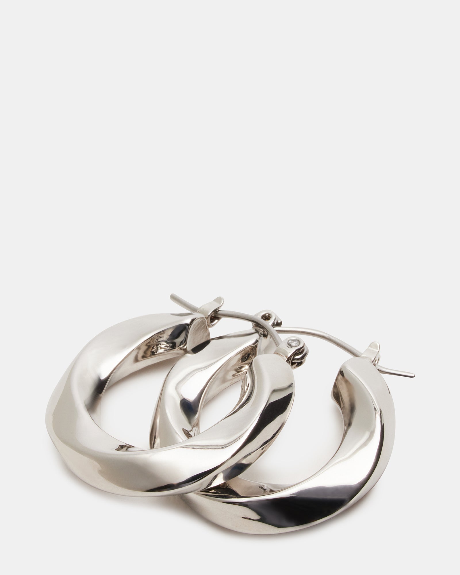 SMALL TWISTED HOOPS SILVER